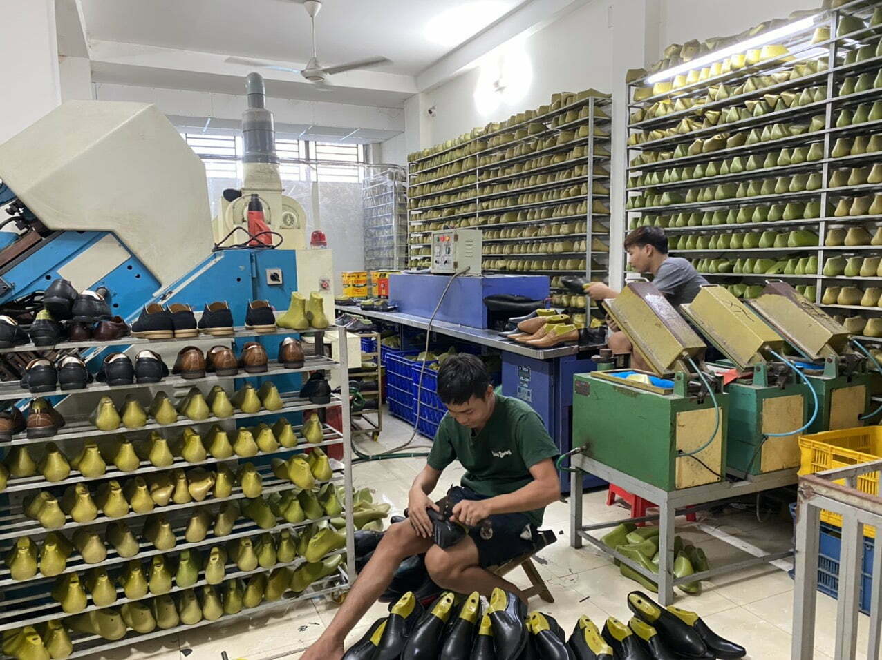 Xưởng sản xuất giày da nam hàng đầu TPHCM