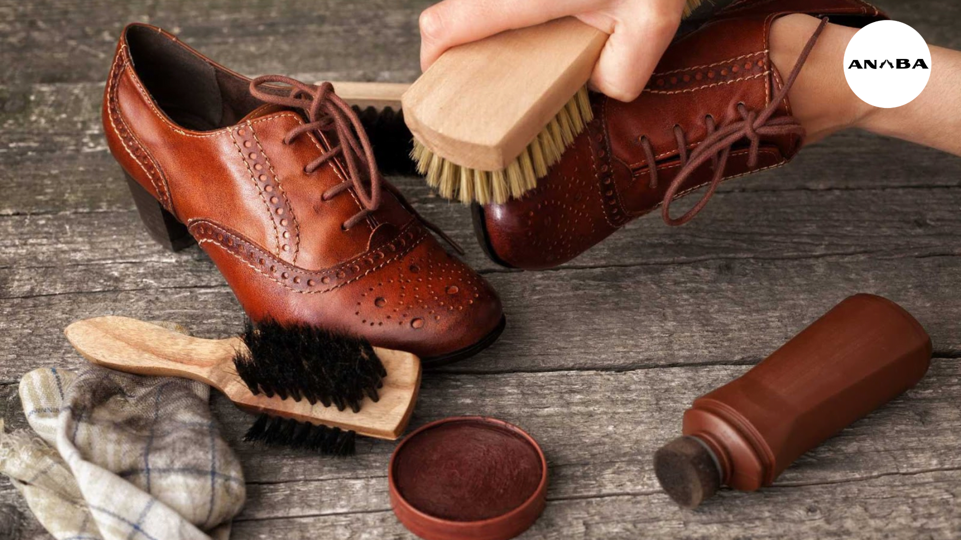 Việc làm mềm giày da nam có thể giúp giày ôm chân và cảm giác thoải mái hơn khi mang