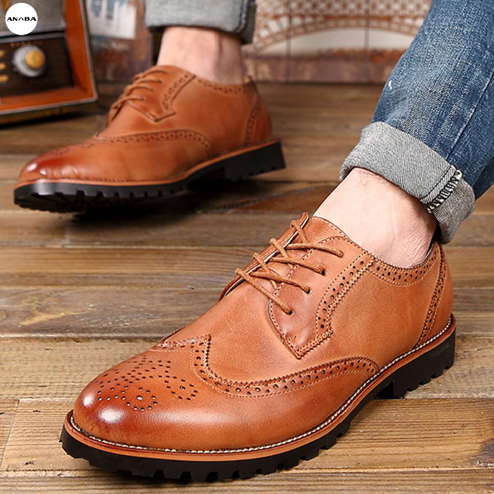 Ngoài việc chọn mẫu giày, thì màu của đôi giày cũng rất quan trọng trong việc phối với quần jean nam